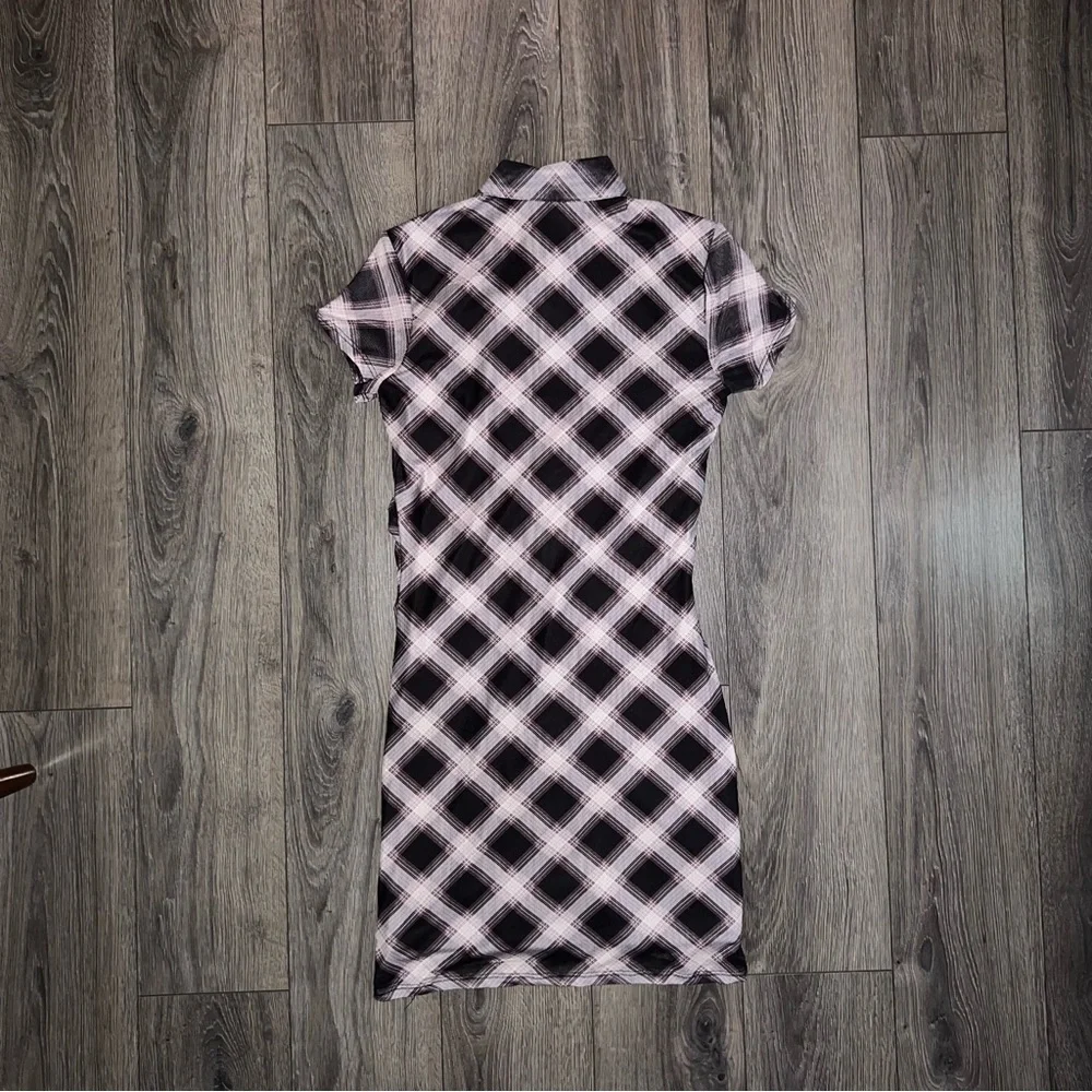 SELFIE Ruched Checkered Dress Size S - Picture 4 of 4